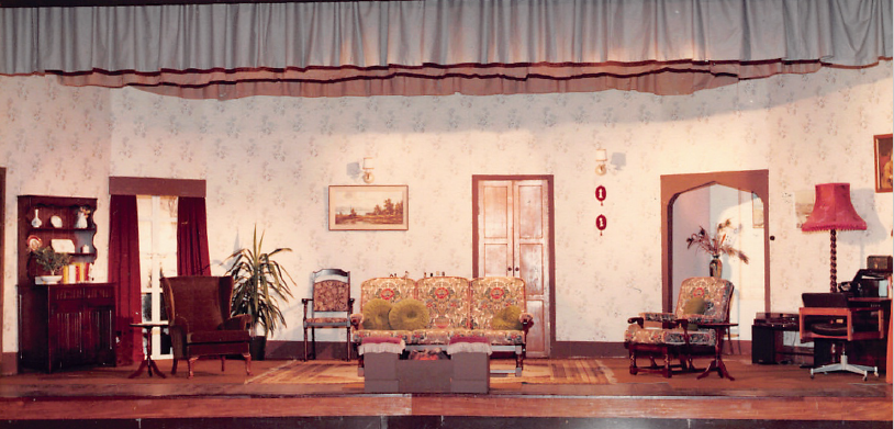 Houe-By=The-Lake-Set